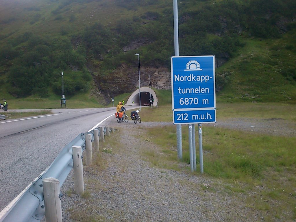 2013_NOR_Cycling-under-the-Sea